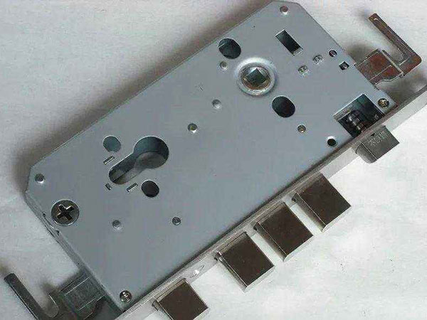 秦都24小时上门开锁公司